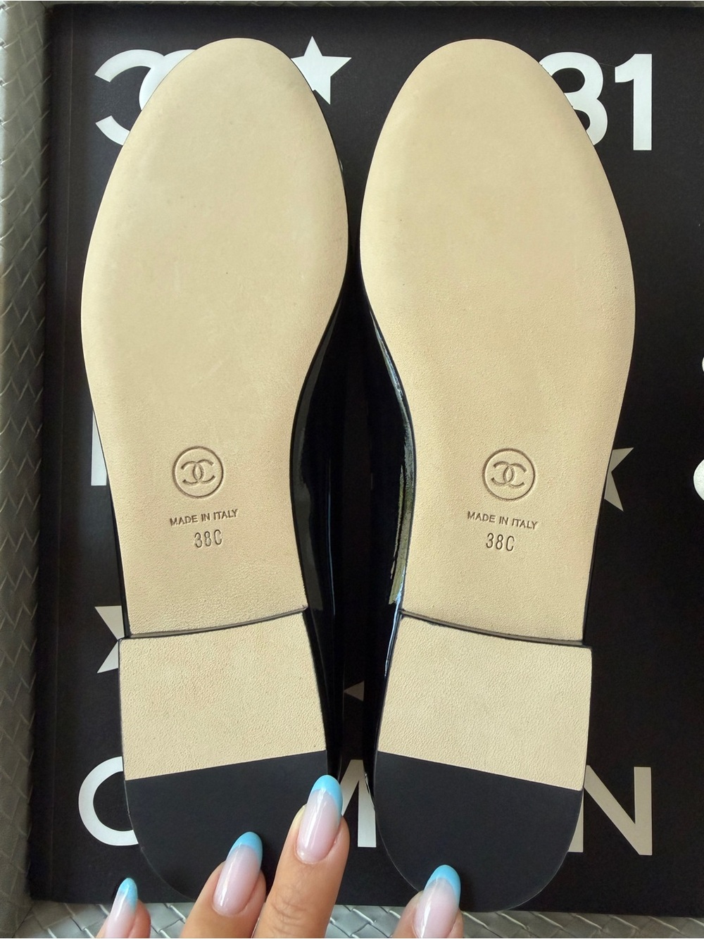 Chanel 26 Black Patent Leather White Cap Toe CC Logo Ballet Ballerina Flats - Picture 14 of 15